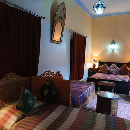 Riad Idrissi مكناز المظهر الخارجي الصورة