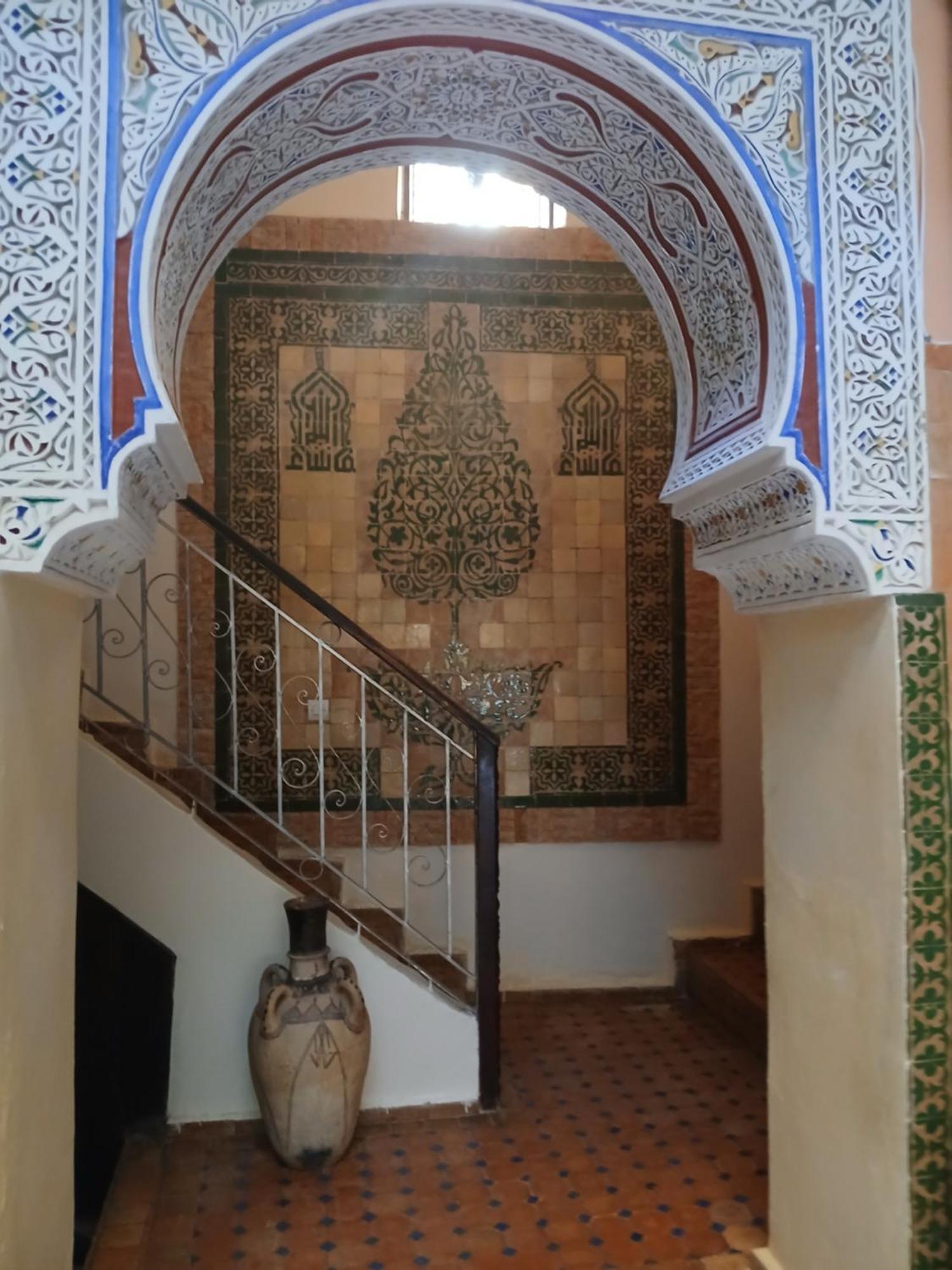 Riad Idrissi مكناز المظهر الخارجي الصورة
