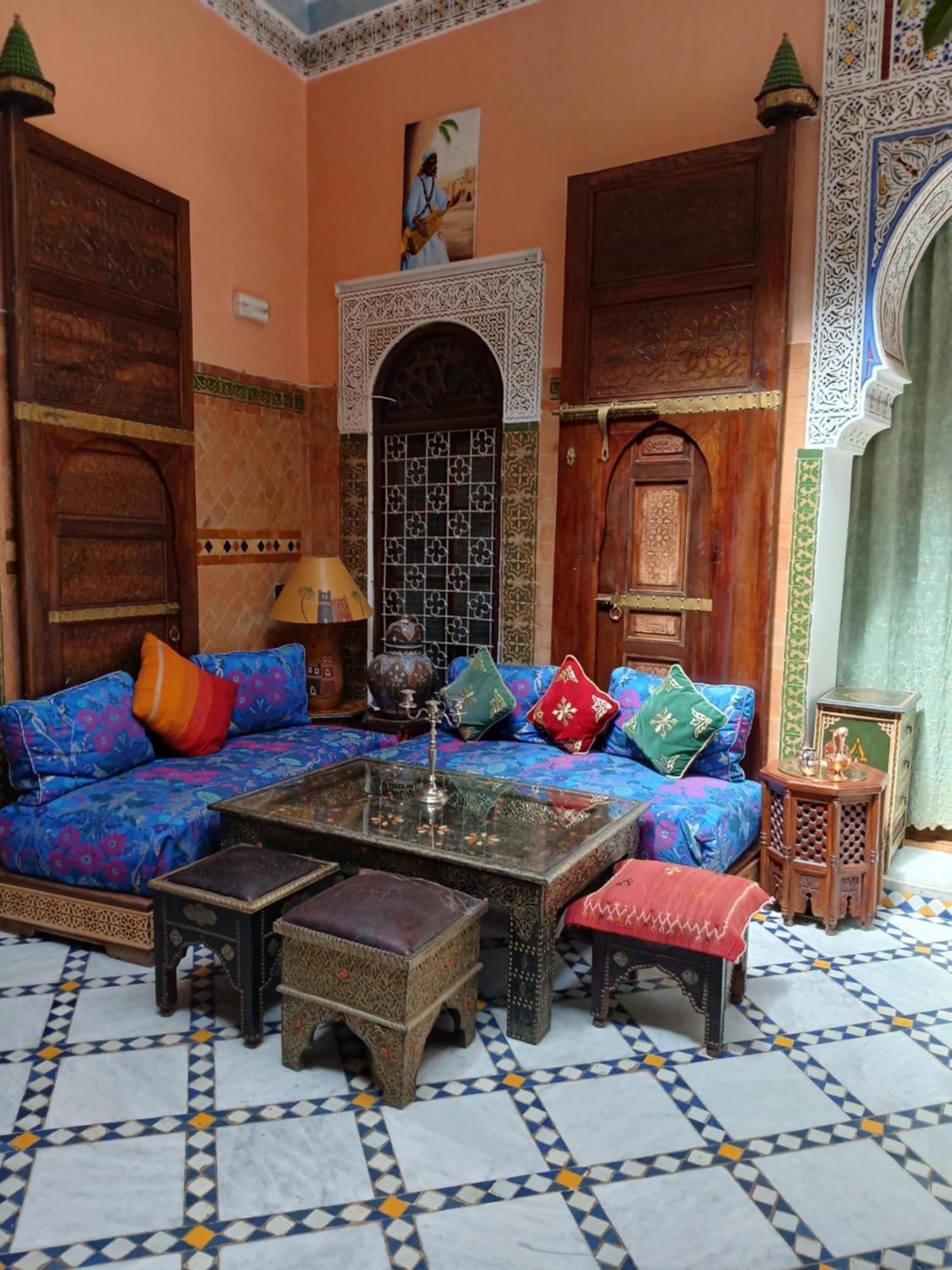 Riad Idrissi مكناز المظهر الخارجي الصورة