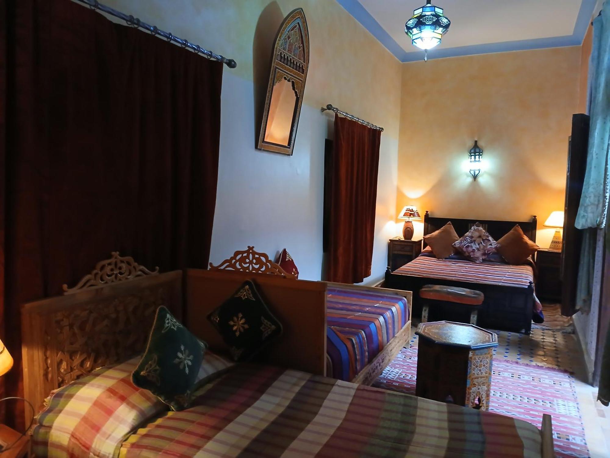 Riad Idrissi مكناز المظهر الخارجي الصورة