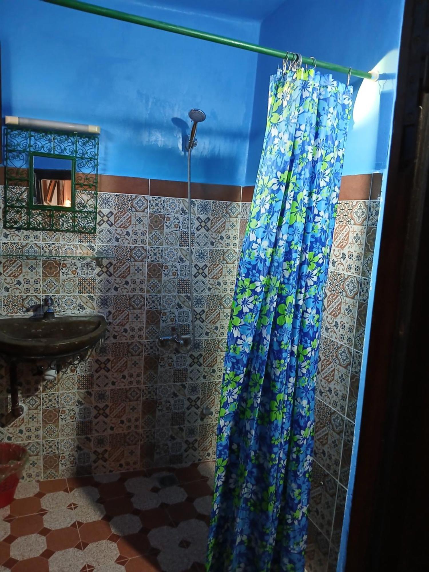 Riad Idrissi مكناز المظهر الخارجي الصورة