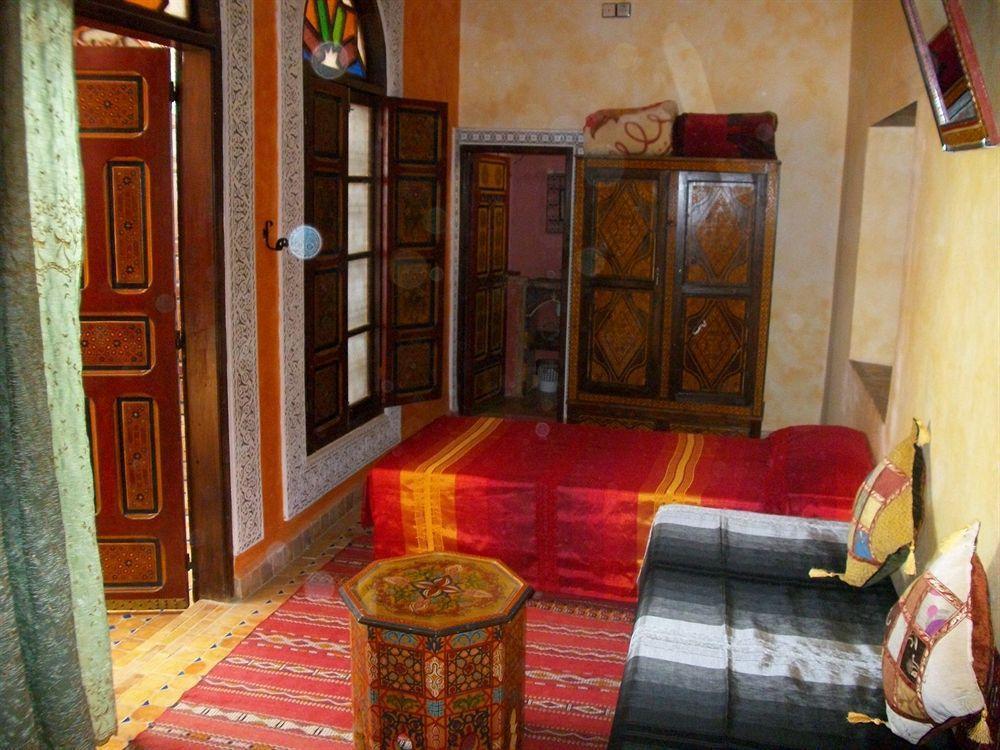 Riad Idrissi مكناز المظهر الخارجي الصورة